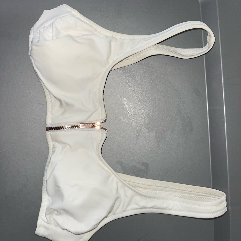 White Bikini Top With Rose Good Zipper